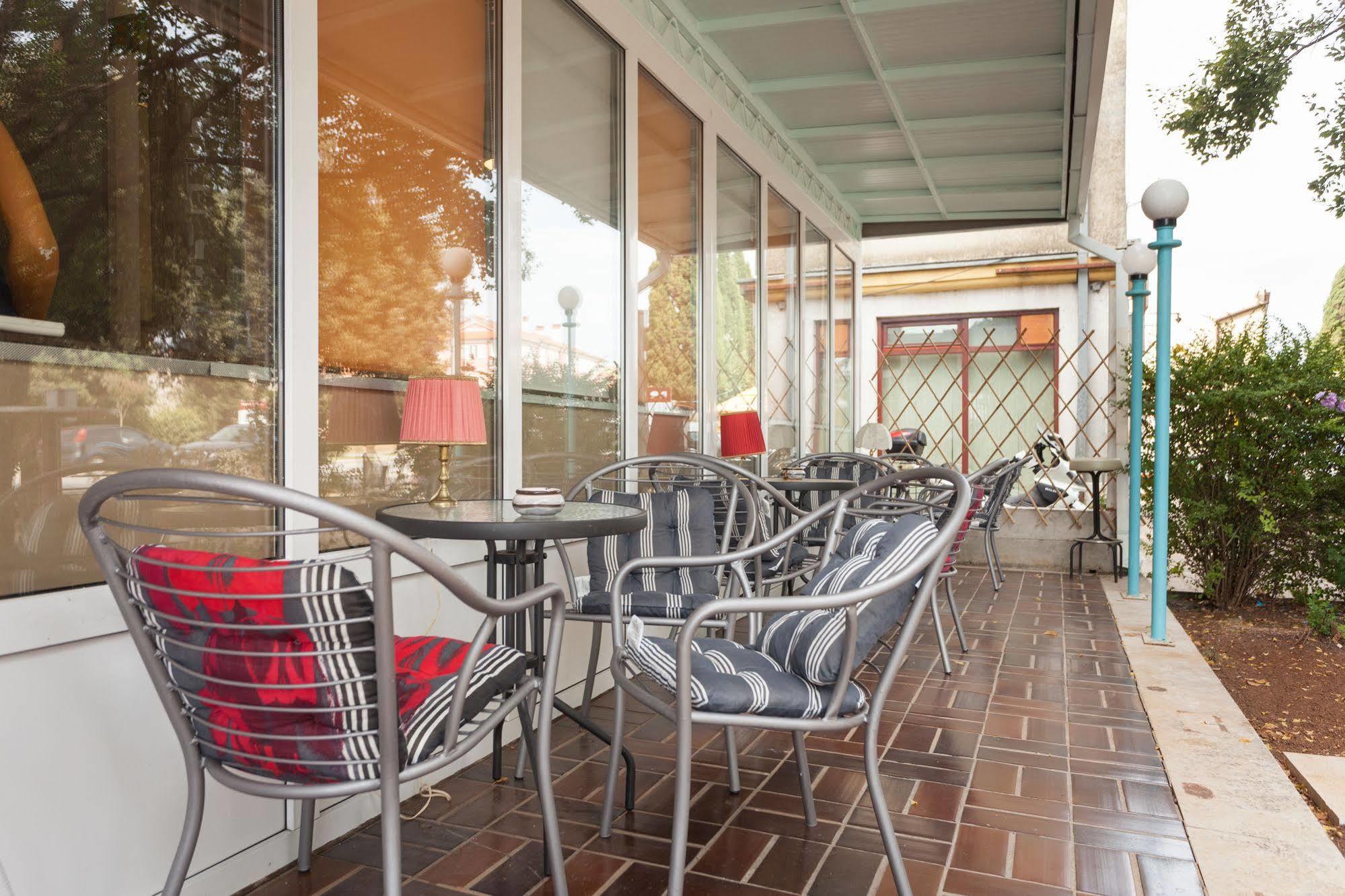 Roundabout Hostel - Hostel Rovinj Exterior photo