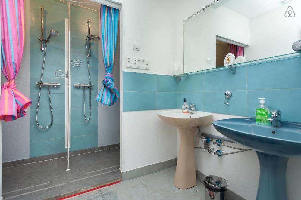 Roundabout Hostel - Hostel Rovinj Exterior photo